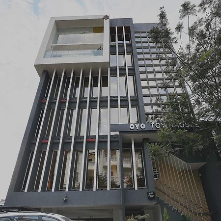 Super Townhouse Spruce Hotels Bellandur Бангалор Экстерьер фото