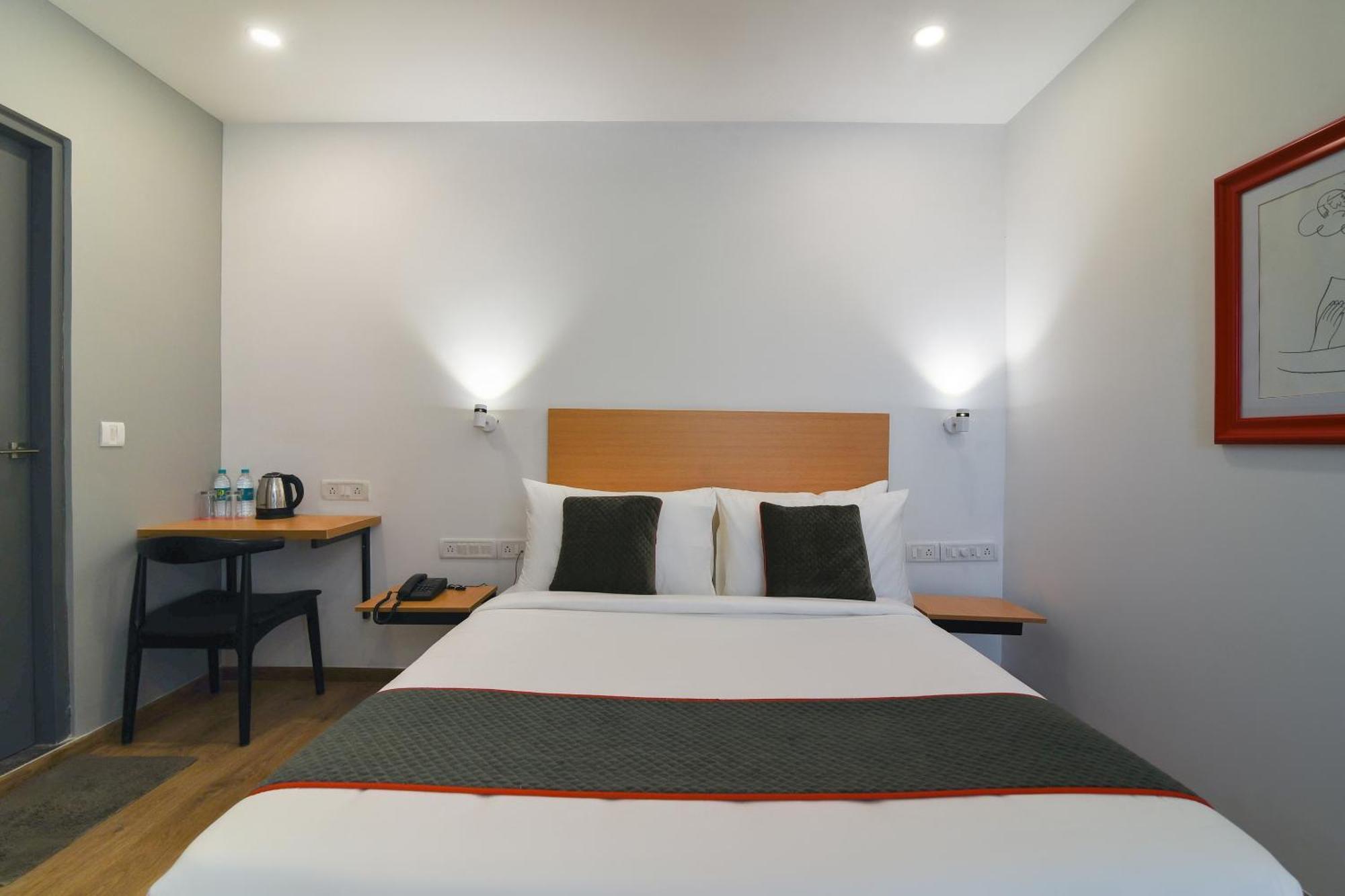 Super Townhouse Spruce Hotels Bellandur Бангалор Экстерьер фото